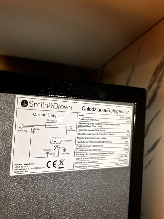 Lodówka Smith&Brown ,poj.46litrów 50cmx45cm dwustronne otwieranie .