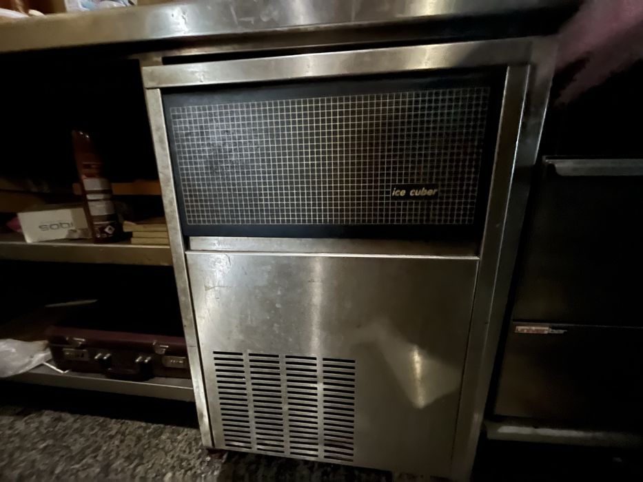 Material hotelaria, arcas, frigorifico, bancadas maquina cafe/gelo etc