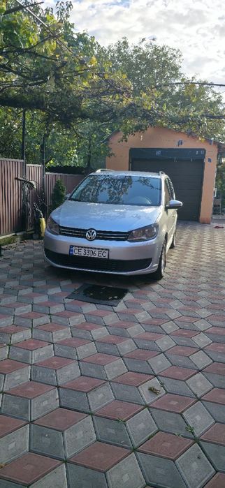 Продам  Volkswagen touran 2011