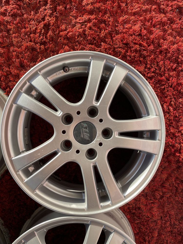 Renault Megan Scenik Zoe Nissan Mitsubishi R15 5x114,3