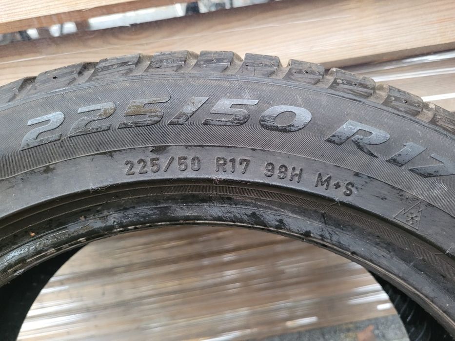 Pirelli Sottozero 3 225/50 R17 rok. prod. 2017