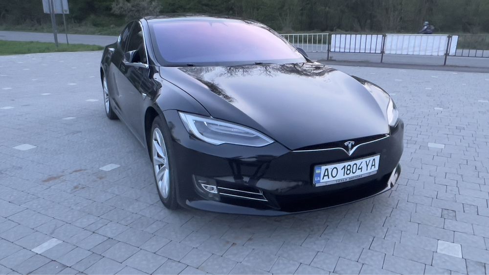 Tesla S 2018 Європа 75D 4*4