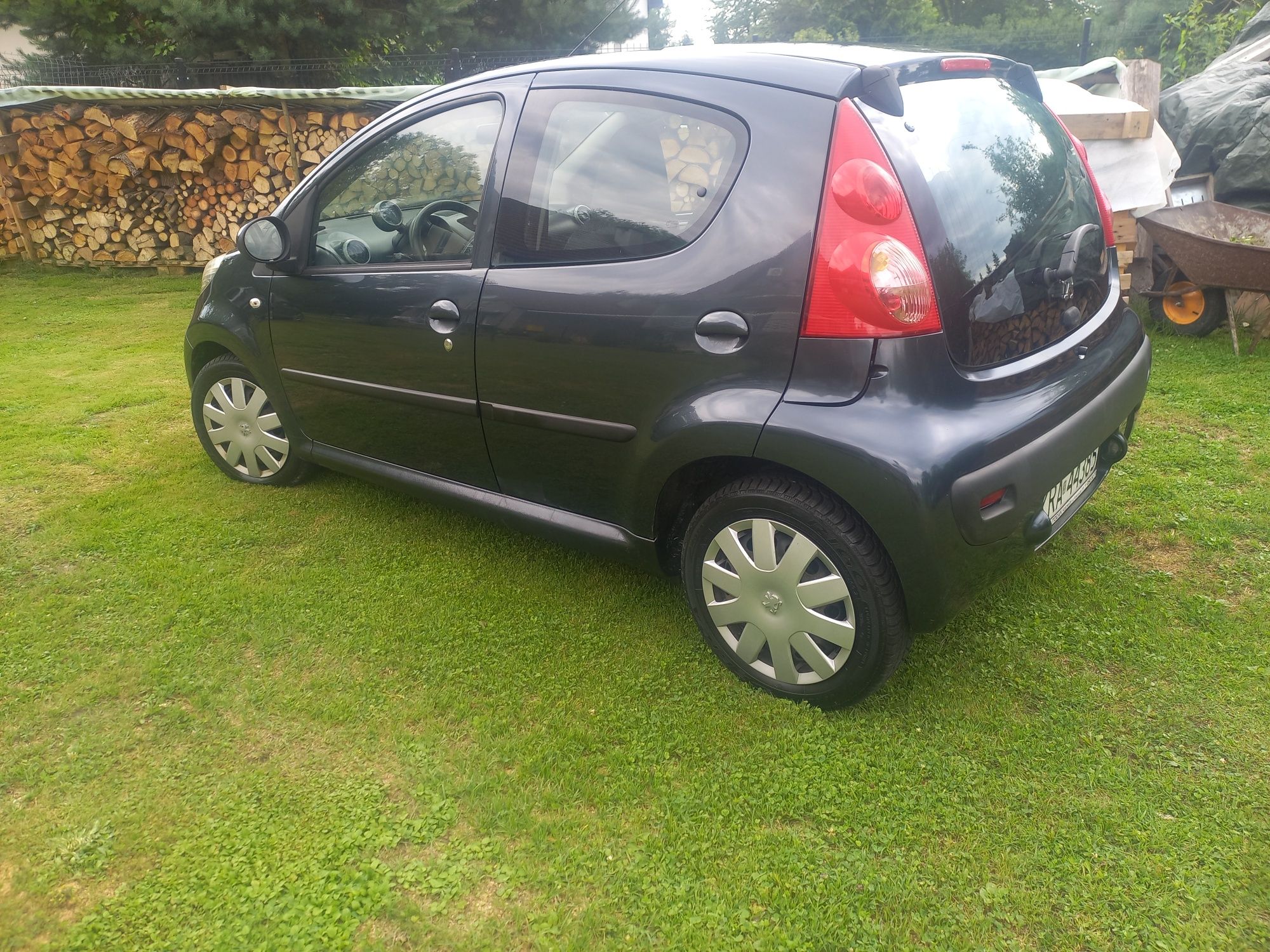 Pegeuot 107 niski przebieg silnik toyoty