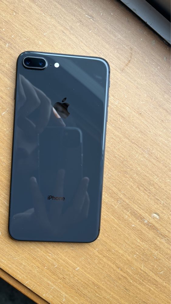 Iphone 8 plus 64GB