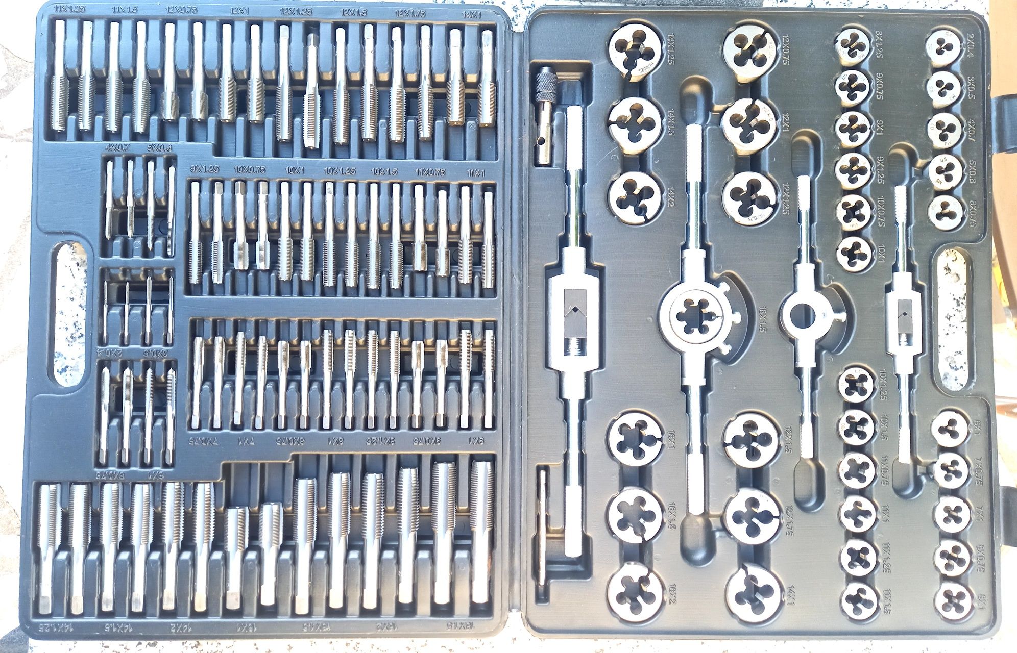 Kit para fazer roscas profissional com 110 peças