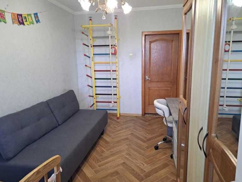 Продаж 3-к квартири вул. Реміснича