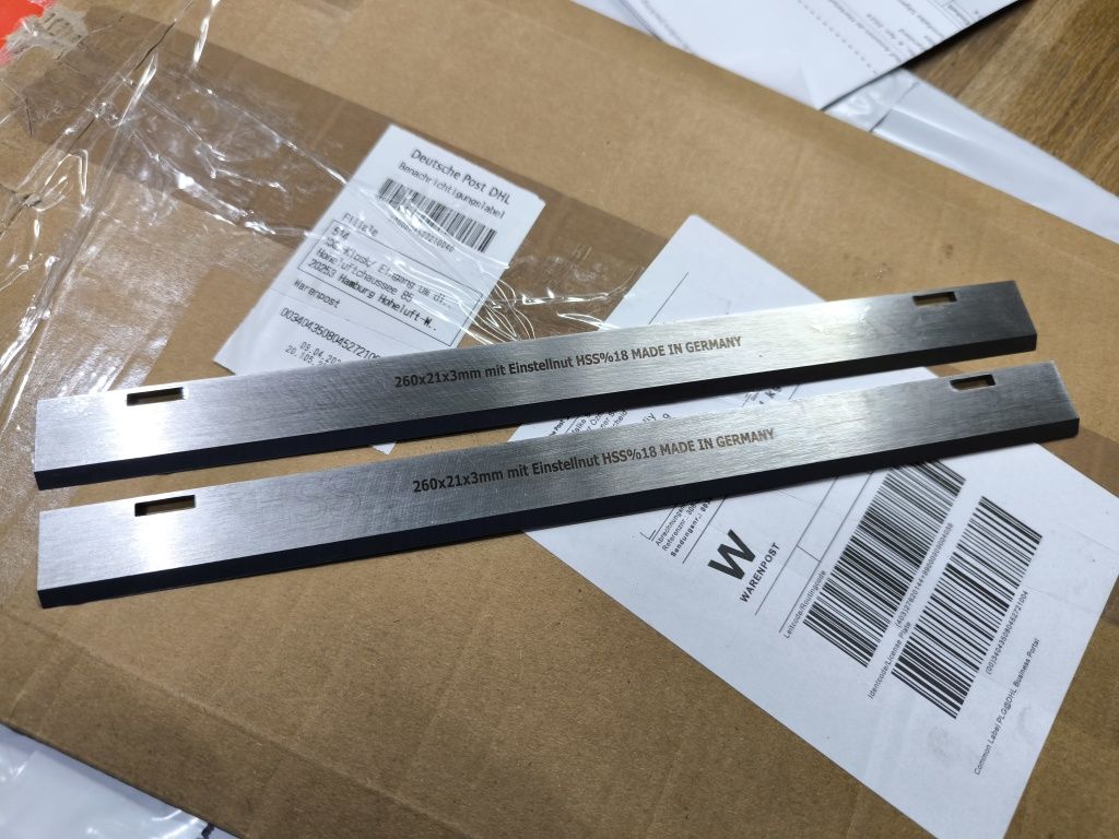 Продам пару ножів на фуганок-рейсмус Dewalt 27300. 260*21*3 мм