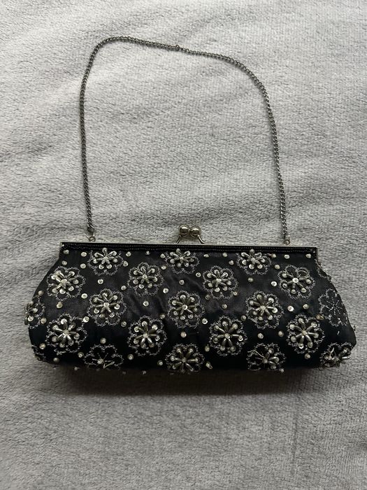 Чорна вечірня сумочка зі стразами