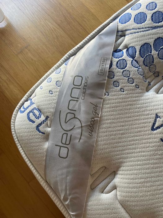 Cama de Casal + Colchão 160x200 praticamente novos (Porto/Matosinhos)