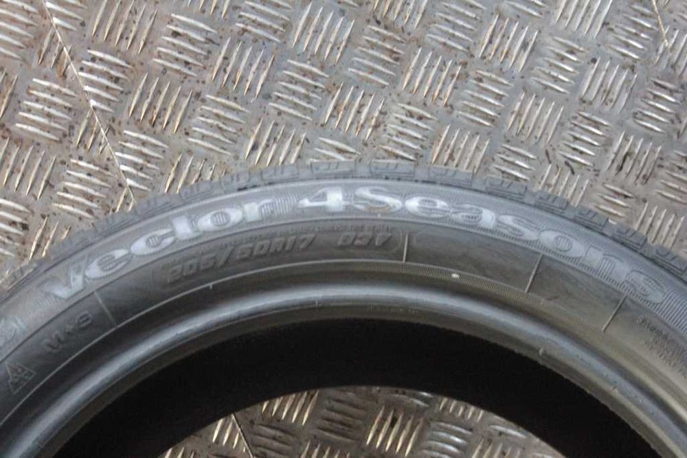 205/50/17 Goodyear Vector 4Seasons 205/50 R17