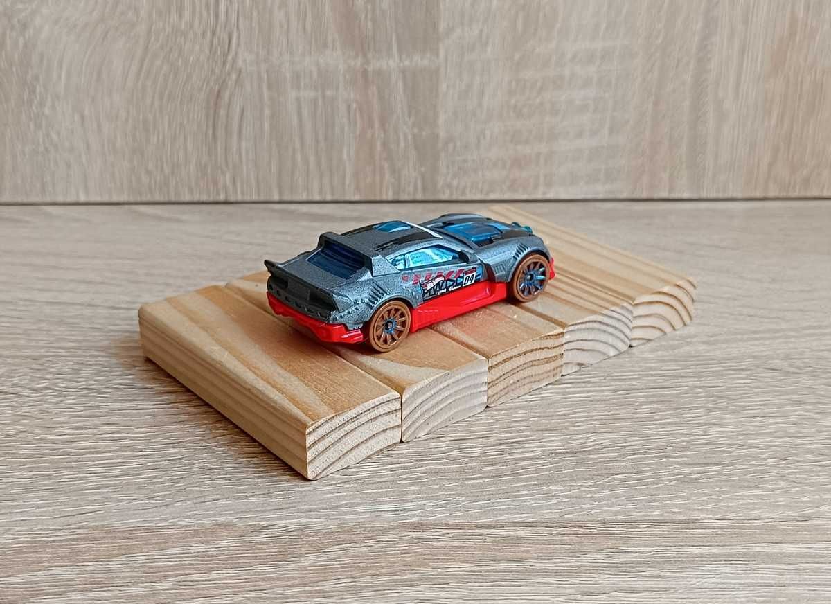 Vintage model auto Rally Cat. Hot Wheels 2017