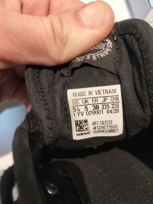 фірмові підліткові кеди Adidas