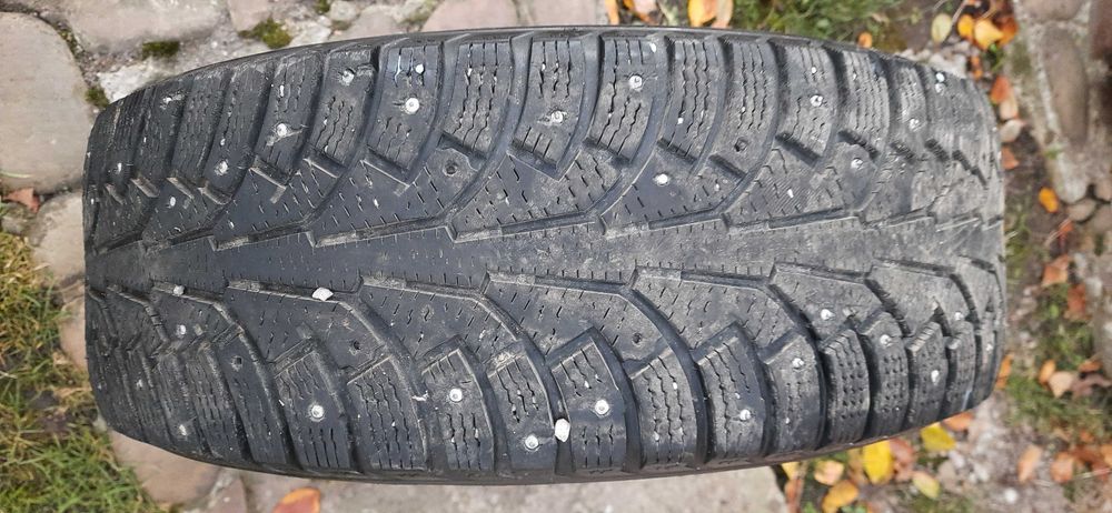 Зимова резина Nokian 215/60/r16. - комплект 4 шт.