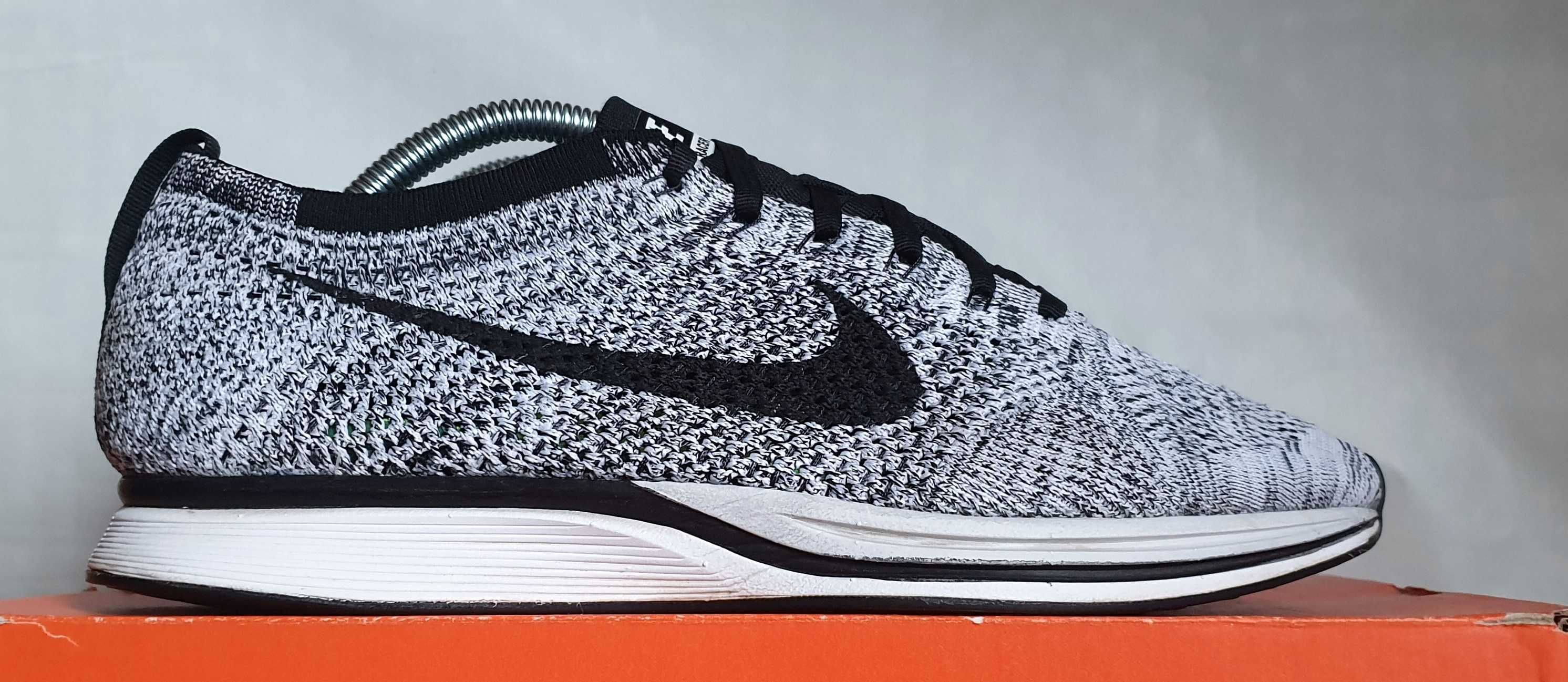 Nike Flyknit Racer Oreo 1.0 2013  10.5US/44.5EUR