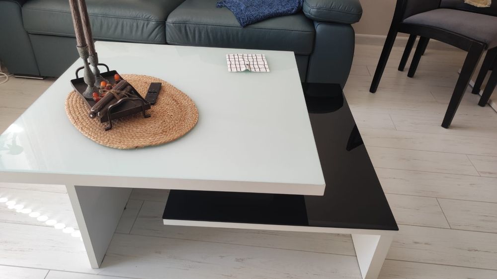 Stolik kawowy drewno i szkło