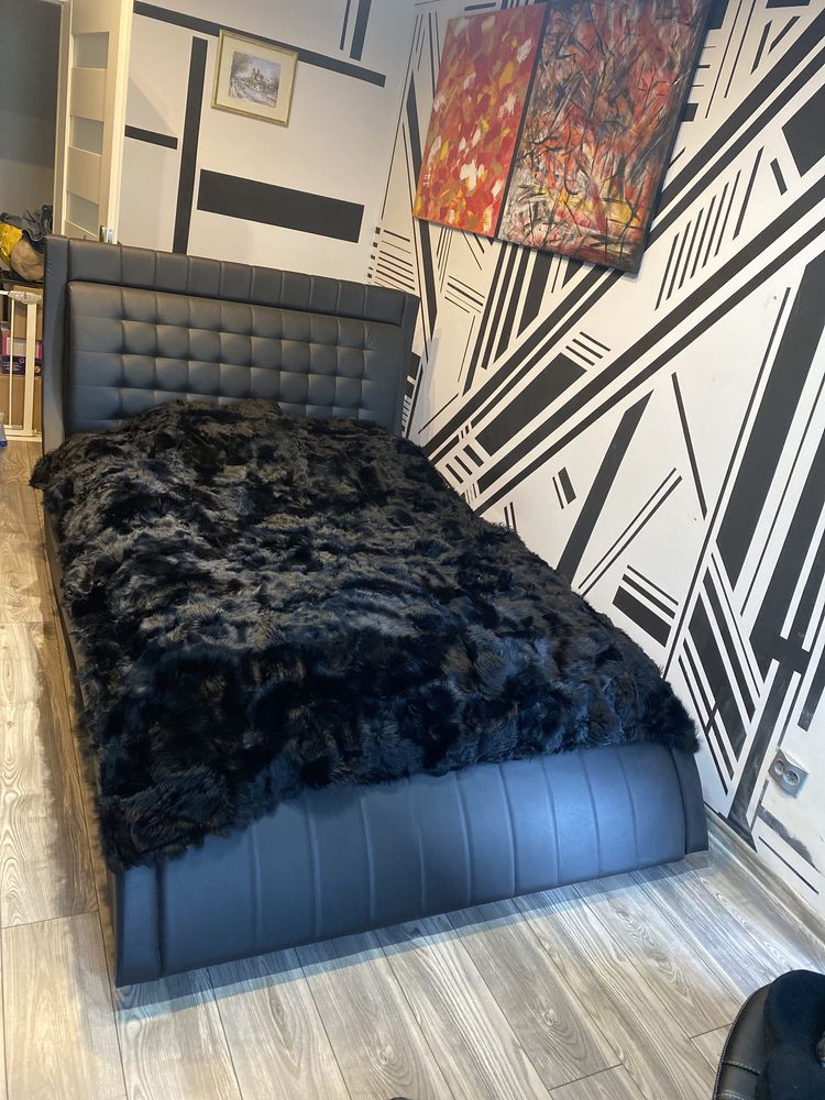 Mega rama Łóżko tapicerowane eko-skóra 160x250 Czarne eko skora
