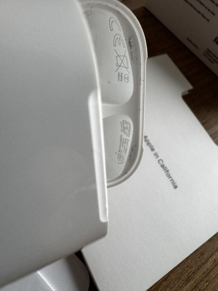 Oryginalne Apple AirPods 2 -  A2031 / MV7N2ZM/A