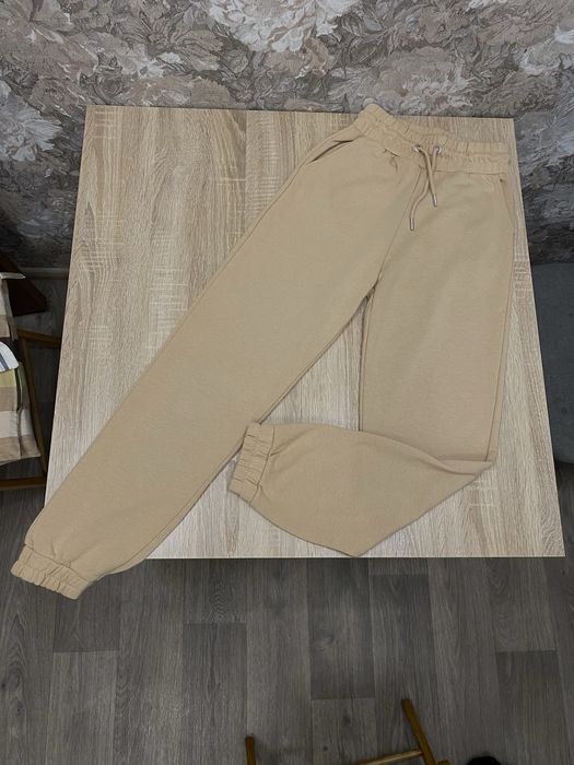 Stradivarius штани спортивні спортивки