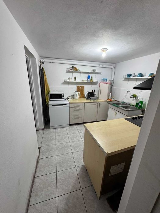 Komfortowy hostel (miejsca w pokojach) lub możliwość wynajęcia domu