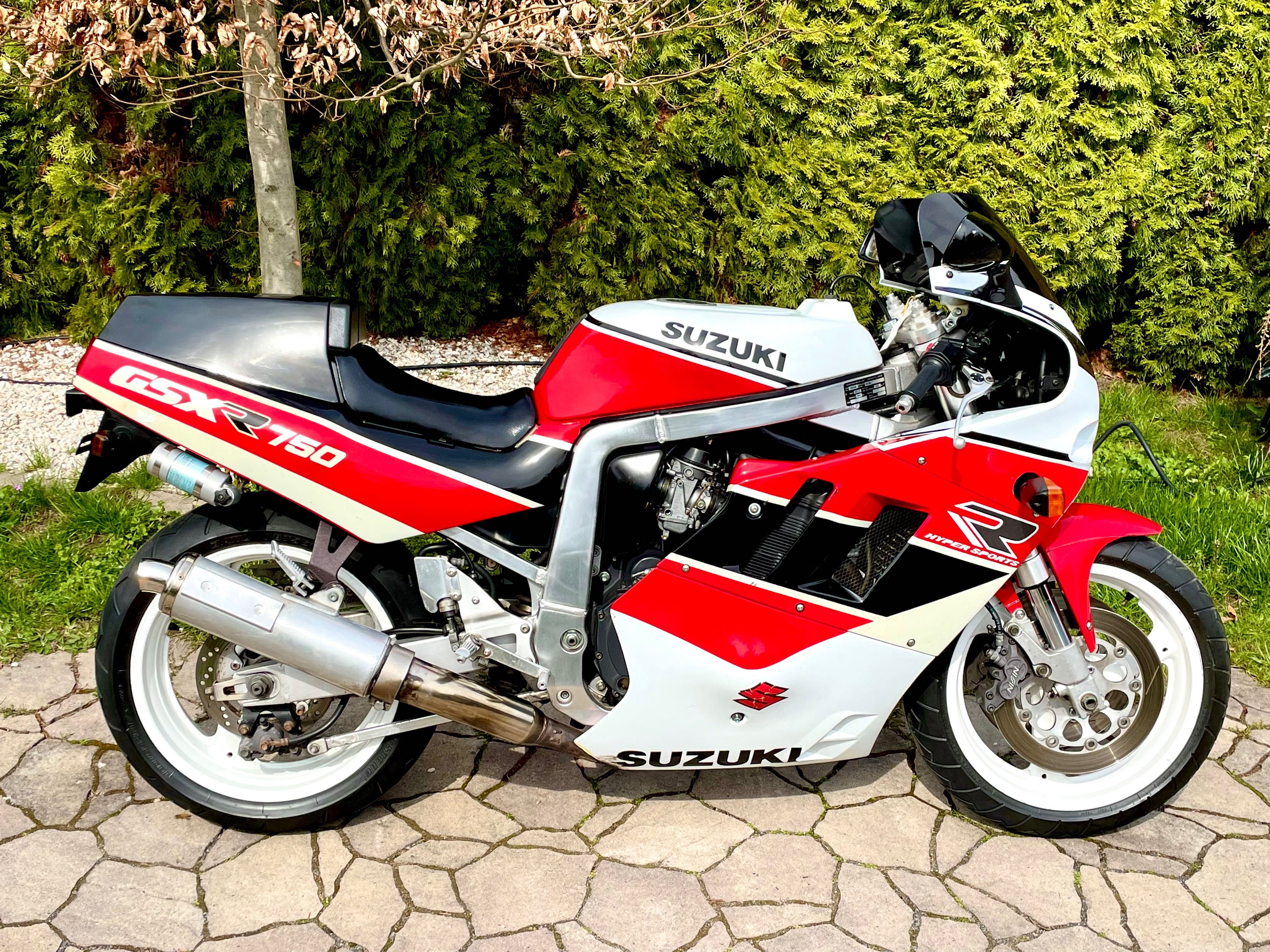 Piękne Suzuki GSXR 750 olejak