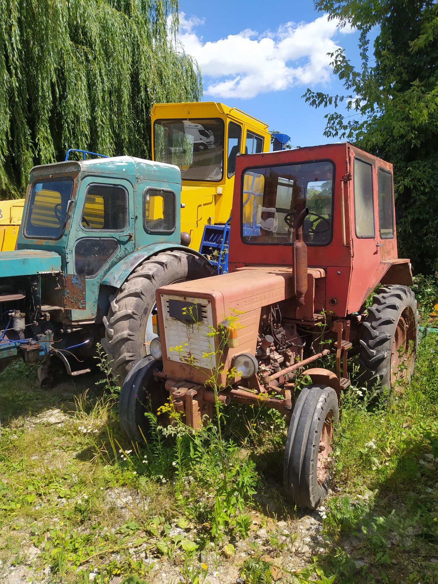 Продам Т-25 в доброму стані все працює нічого робити не треба