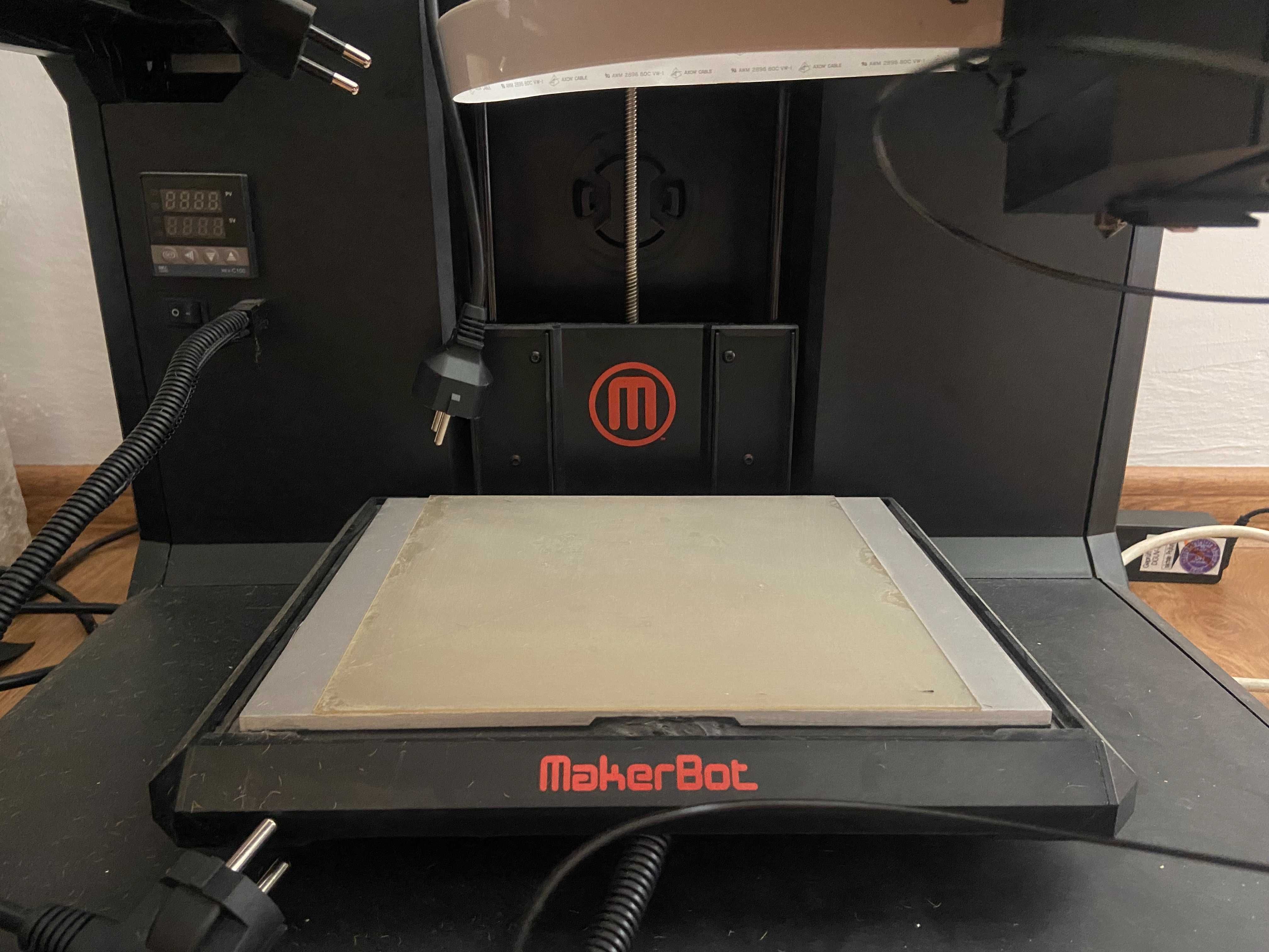 Drukarka 3d MakerBot Replicator 5 gen GRATISY (pod stolik, 2 extruder)