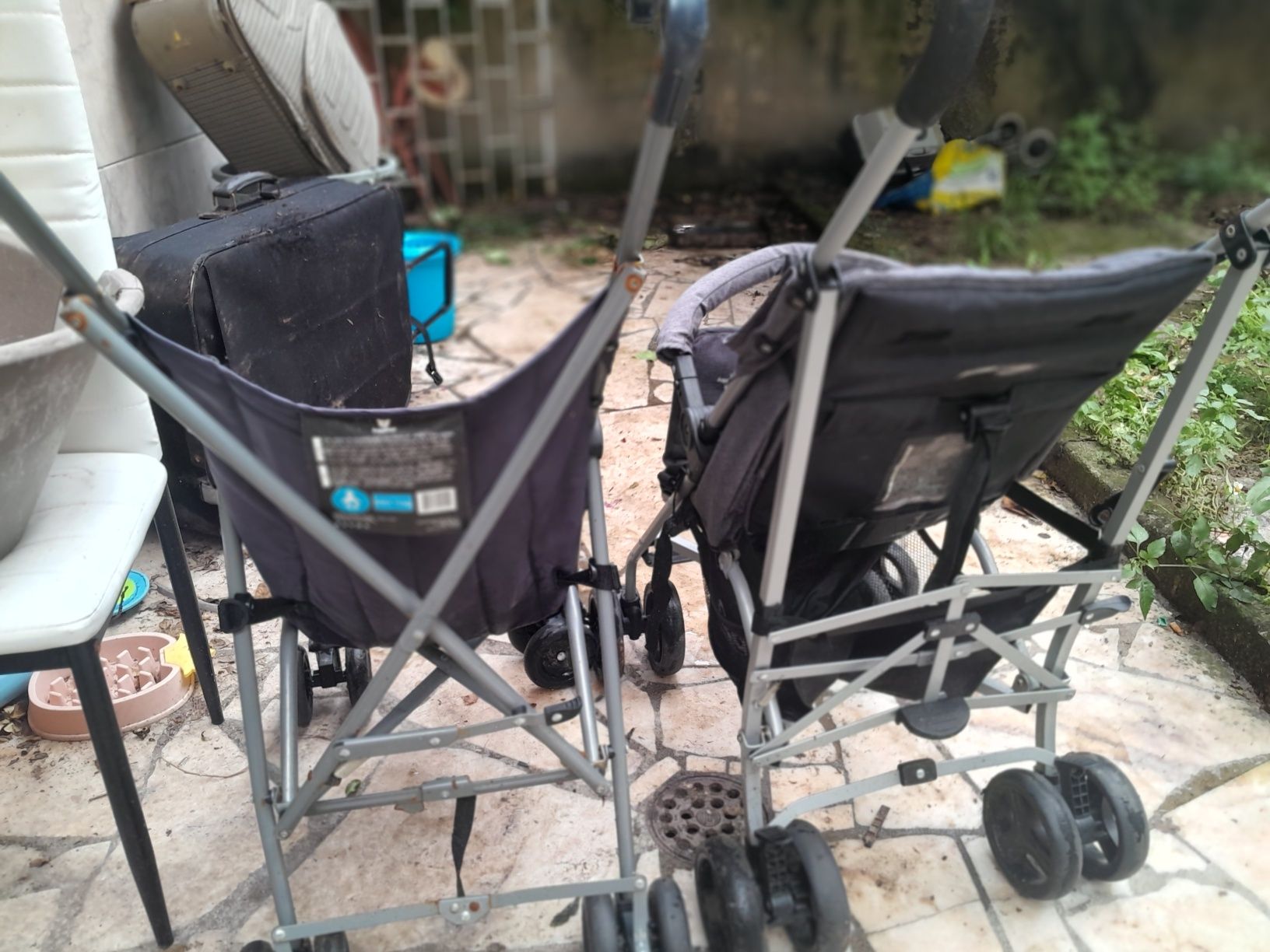 Vendo carrinhos de bebe de passeio 5 € cada