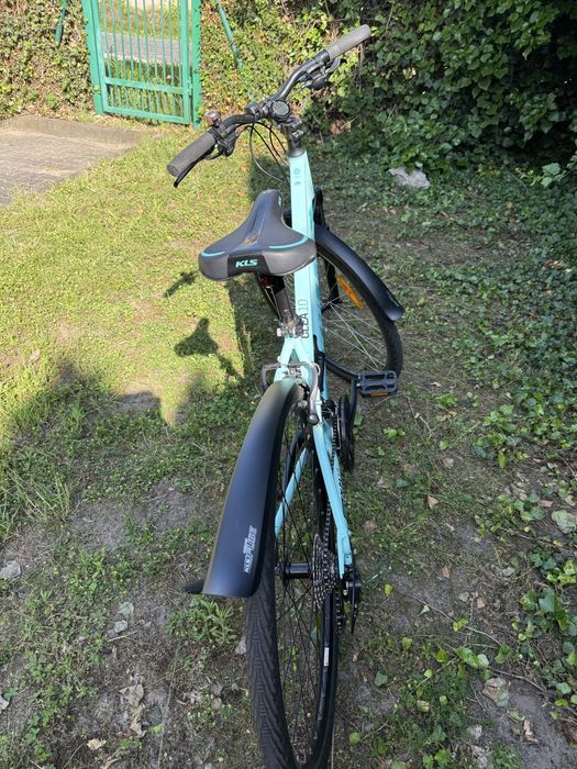 Kellys Clea 10 z napedem SHIMANO ALTUS 3x9