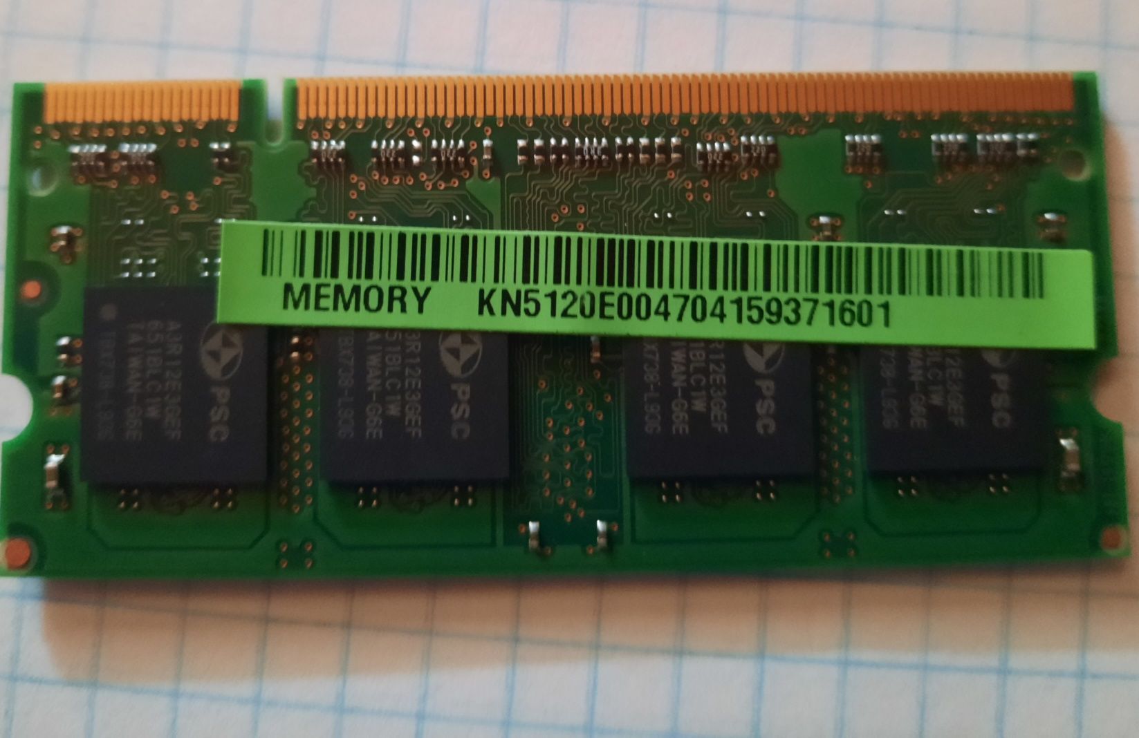 Pamięć do laptopa 512 MB PC 5300 DDR 2