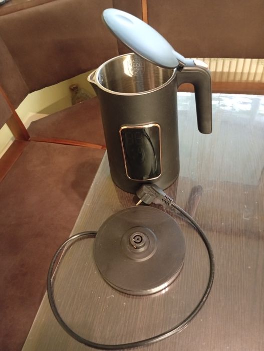 Електрочайник з функцією регулювання та підтримки температури