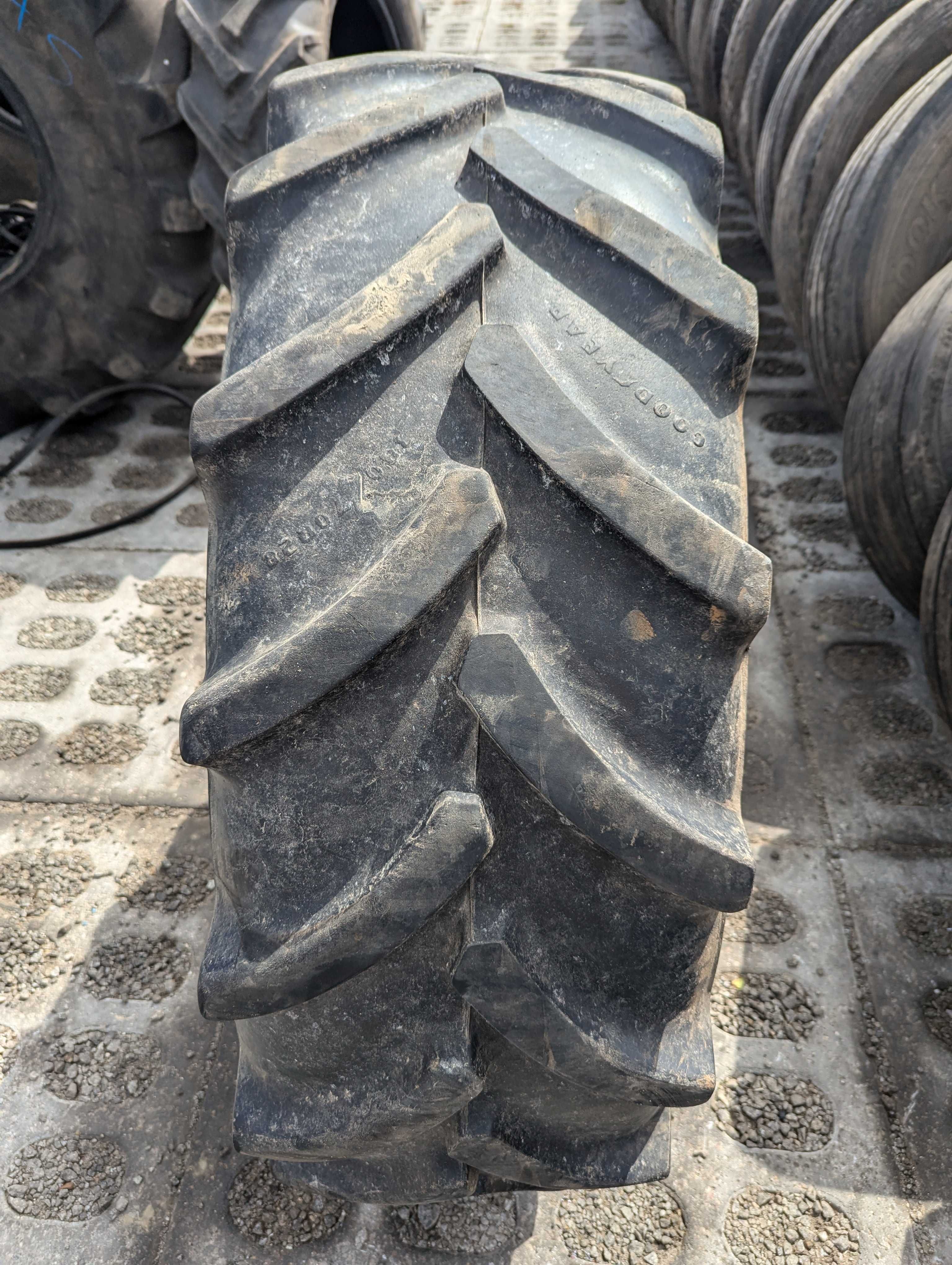 380/70R28 13.6-28 Goodyear Optitrac DT812 opona rolnicza
