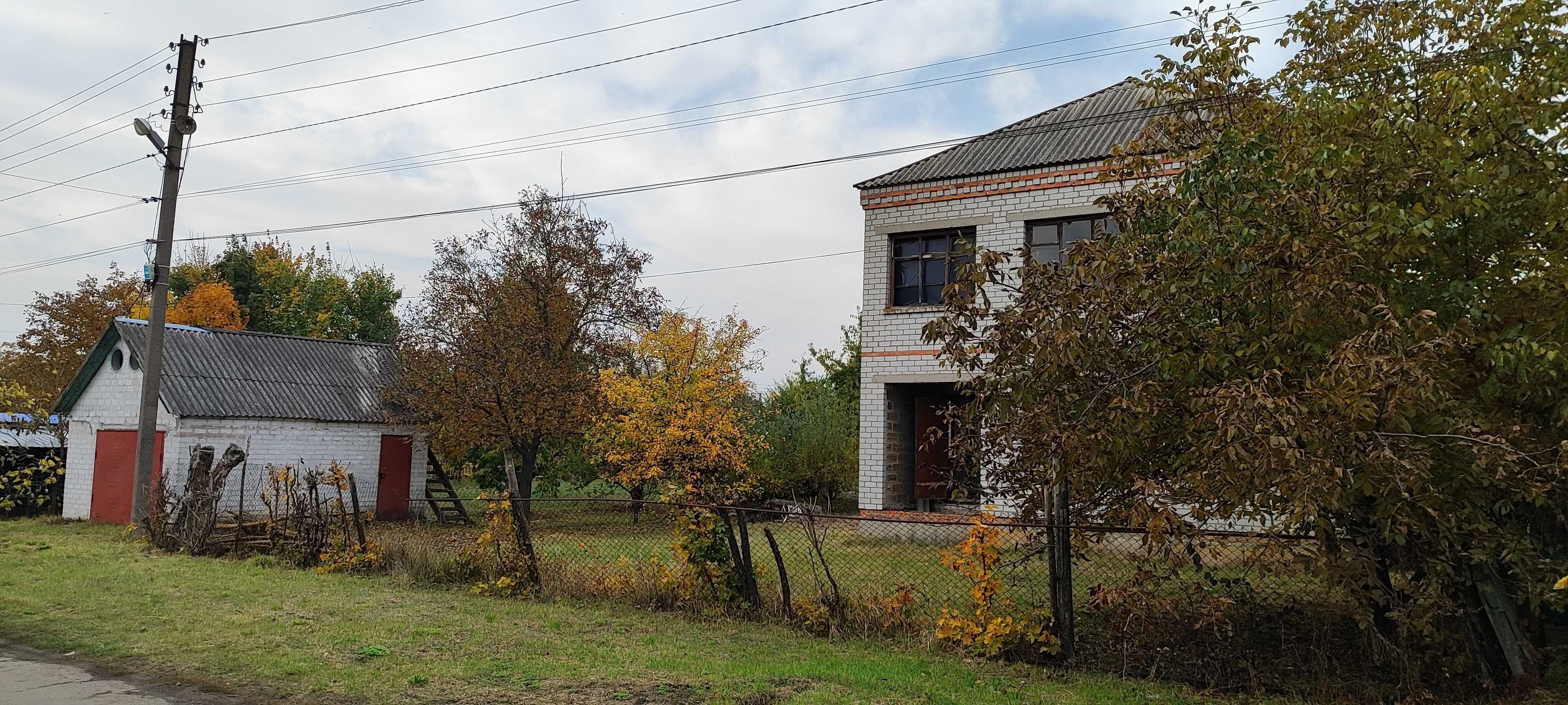 Продам Будинок із білої цегли в с. Погреби  . 25000 дол США