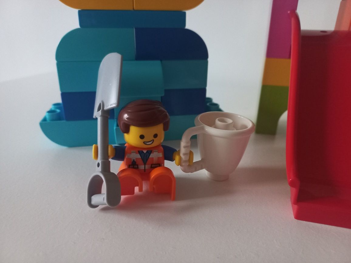 Zestaw Lego Duplo- Movie- Goście z planety u Emmeta i Lucyta