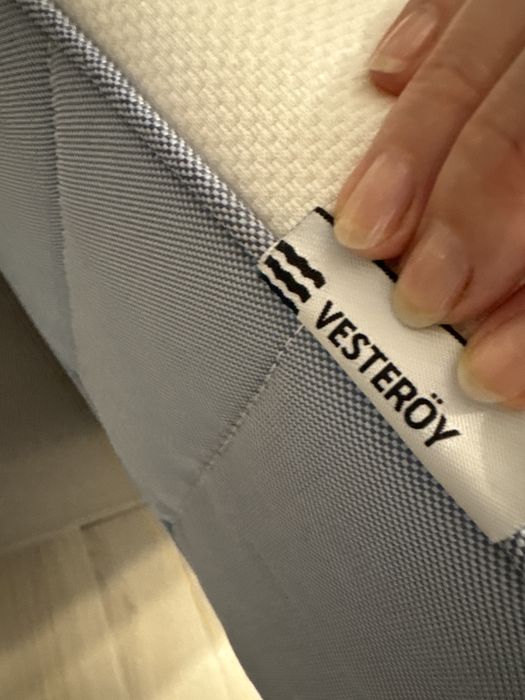 Łóżko kontynentalne z materacem  Ikea 140x200  w idealnym stanie
