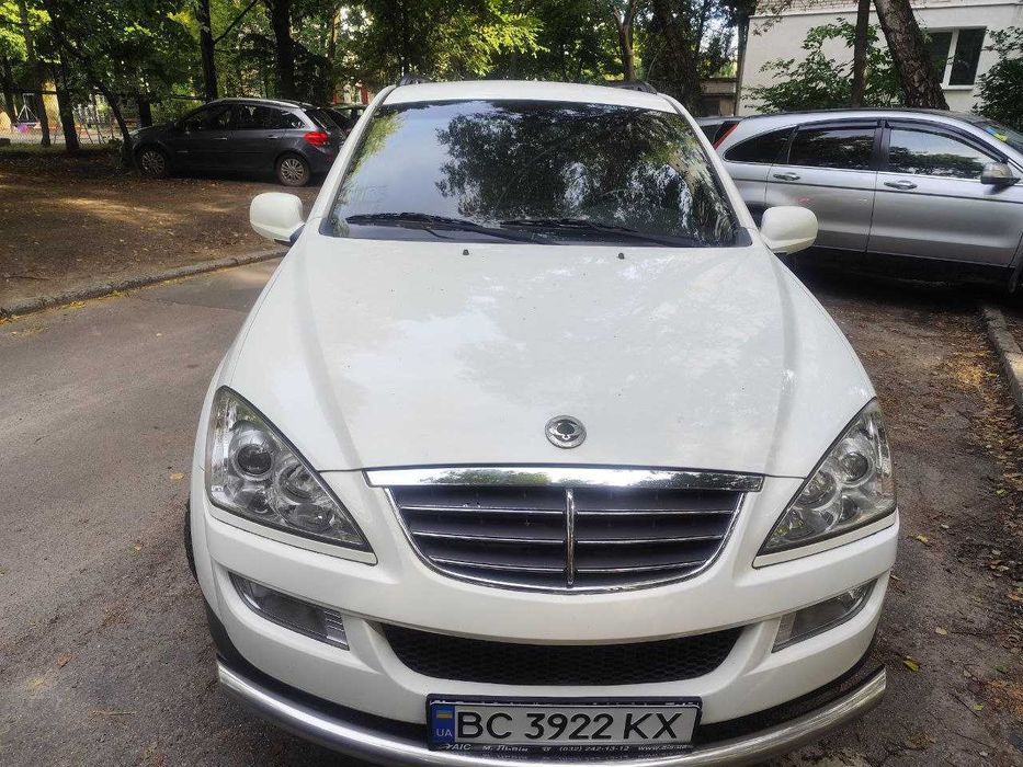 Продаю хороше потужне авто Ssangyong Kyron 2009 року