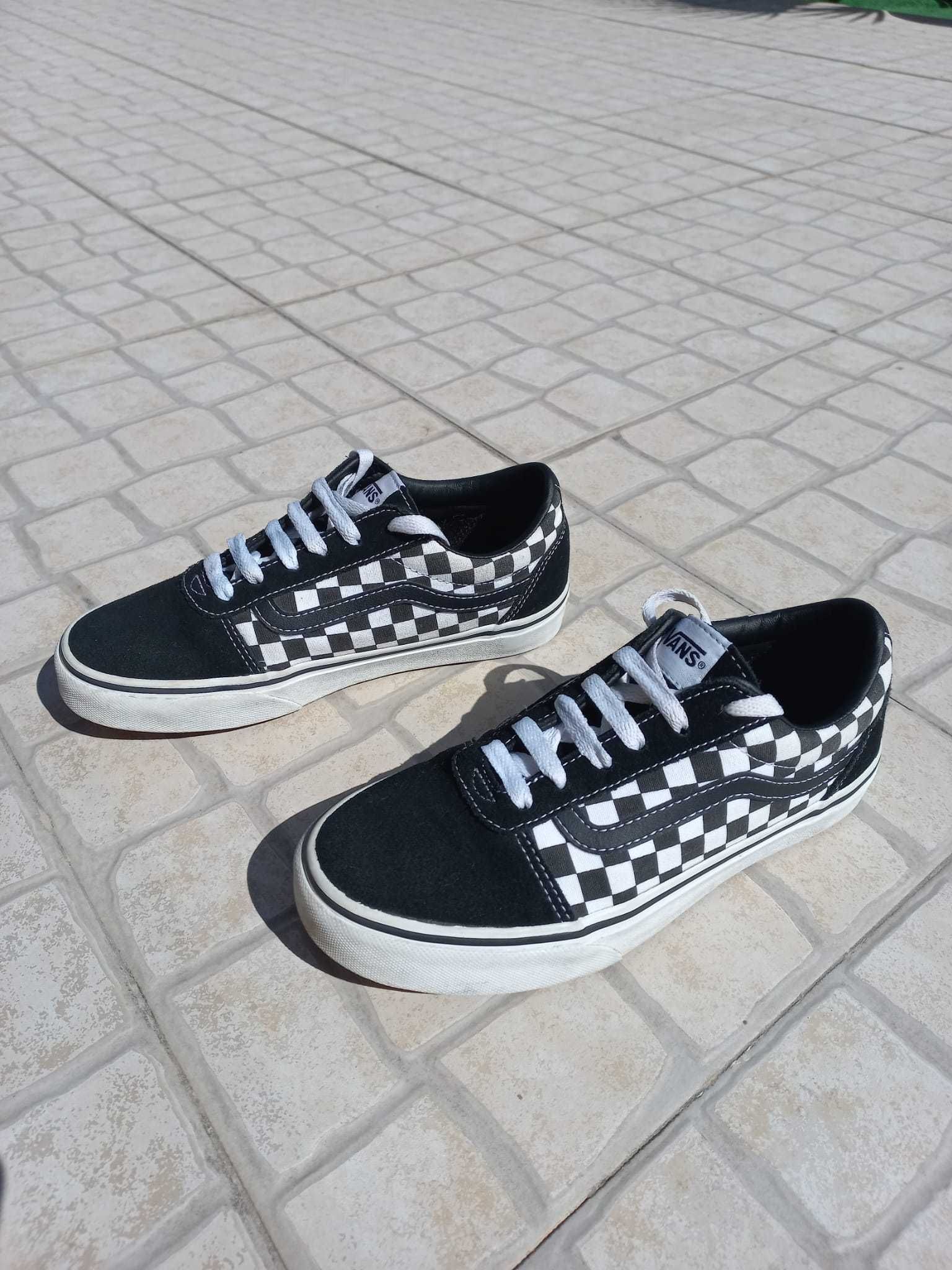 Tênis Vans checkered