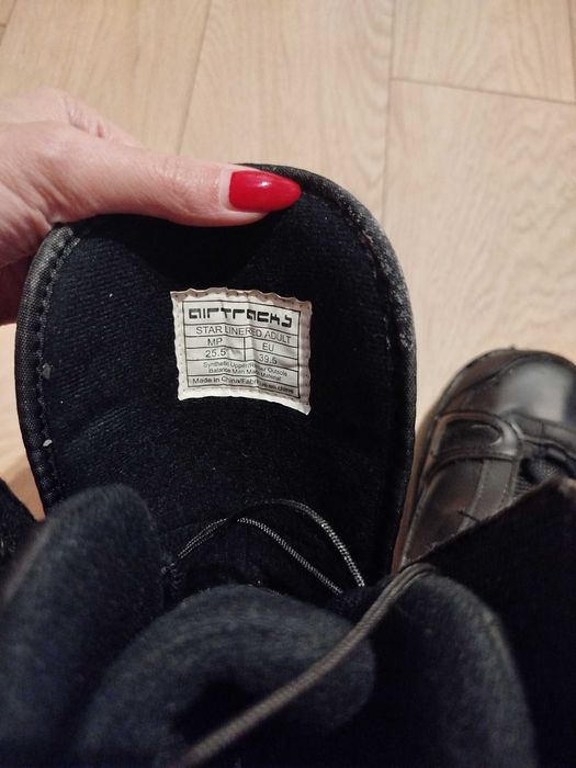 Deska snowboardowa z butami