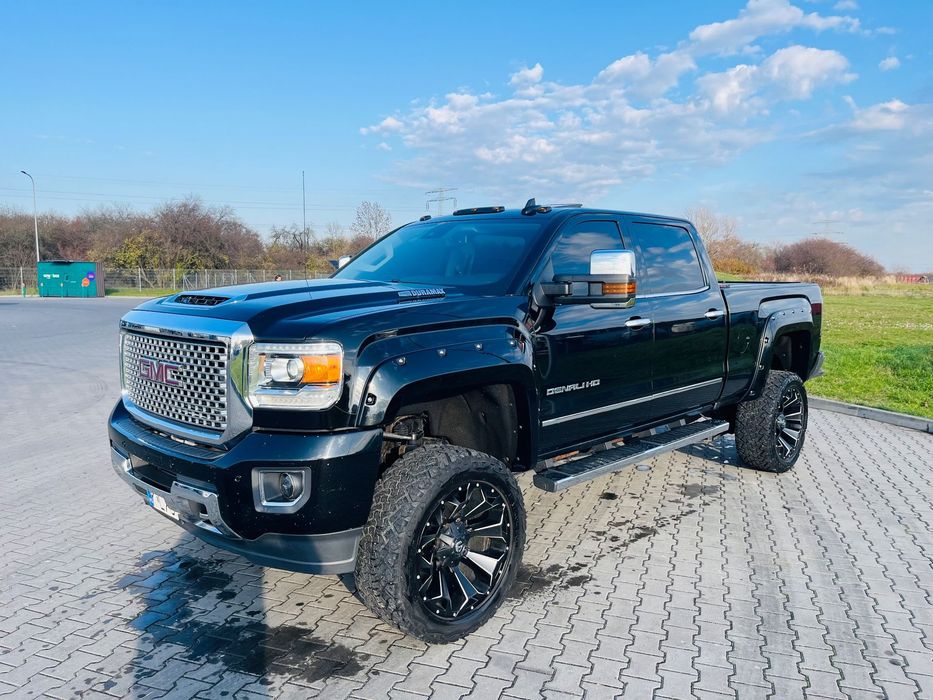 GMC Sierra Duramax Denali HD Allison Max wyposażenie RAM Silverado