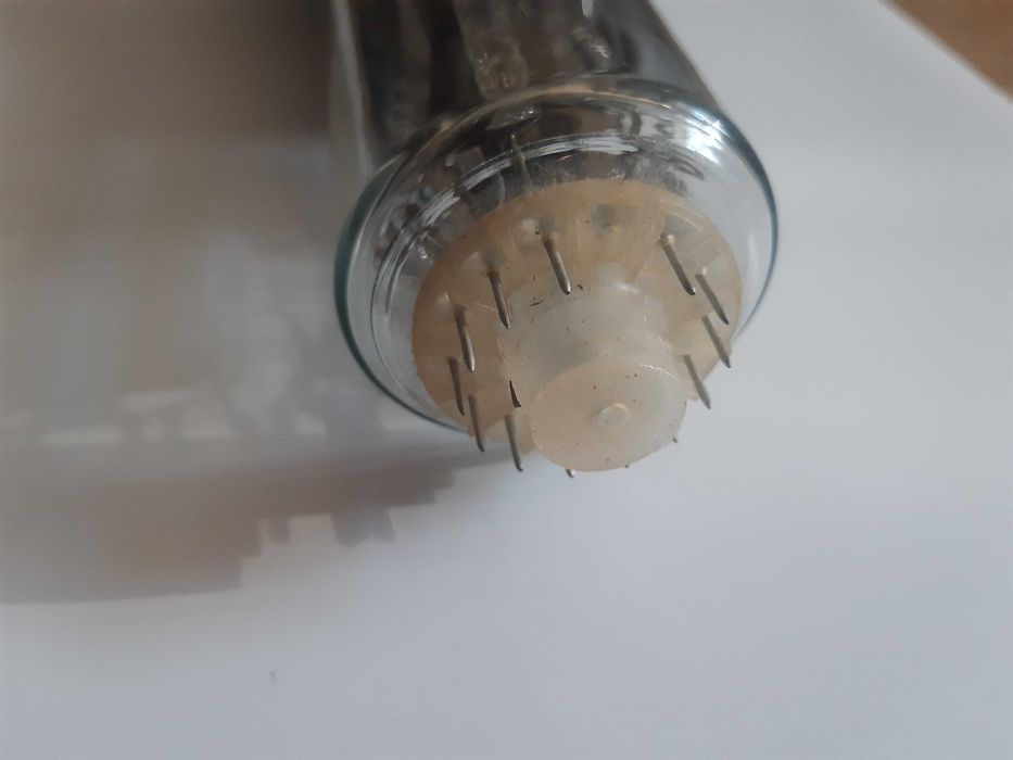 Електроннопроменева трубка 8ЛО7И