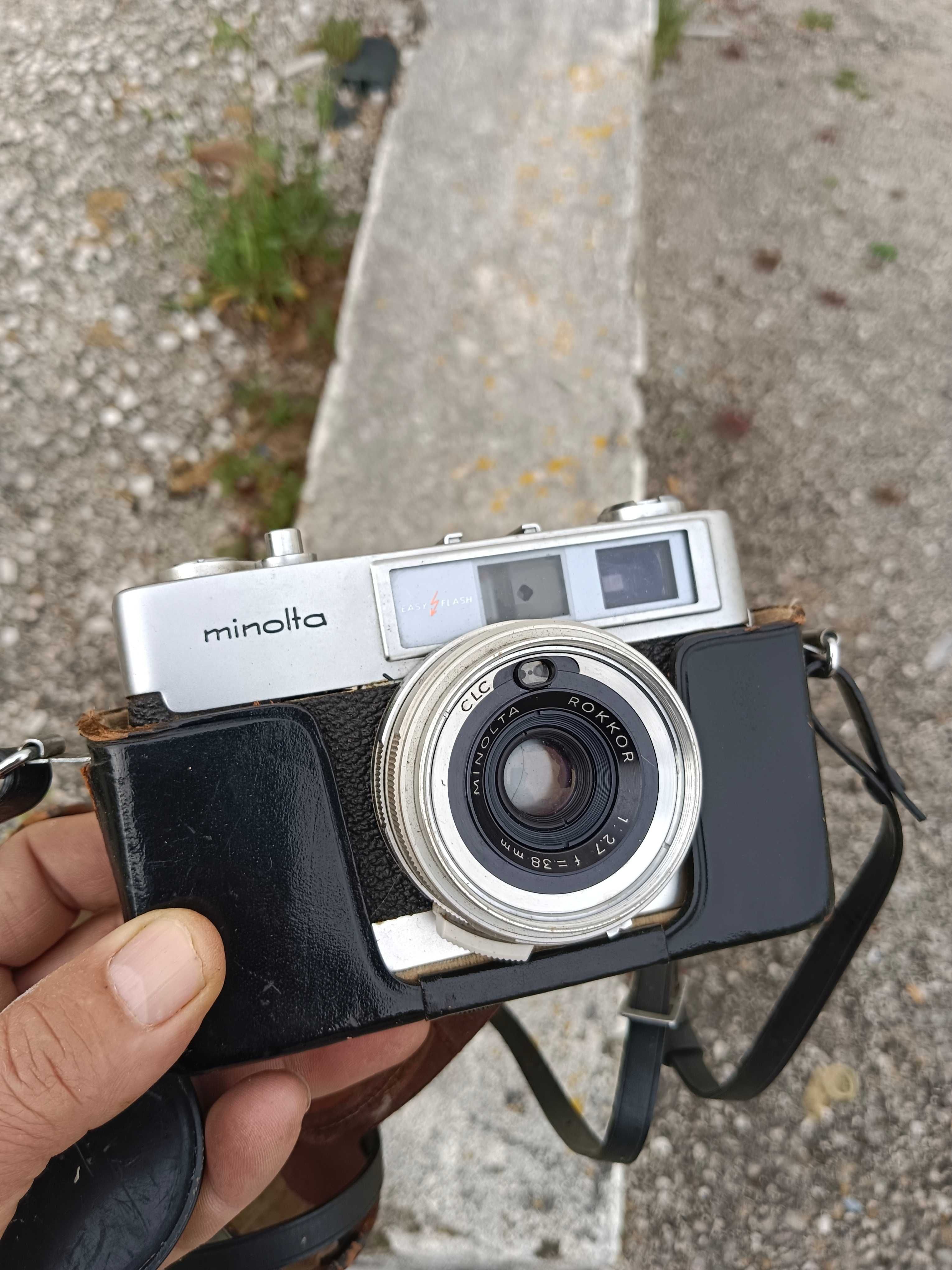 Maquina fotográfica Minolta  AL-F  com estojo em pele