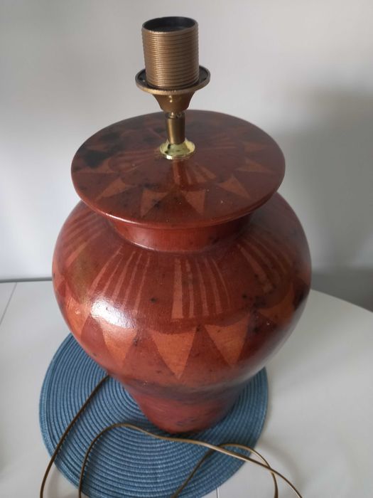 Lampa stołowa do salonu