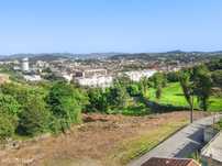 Dois lotes de terreno a 600m da Av. D. João IV