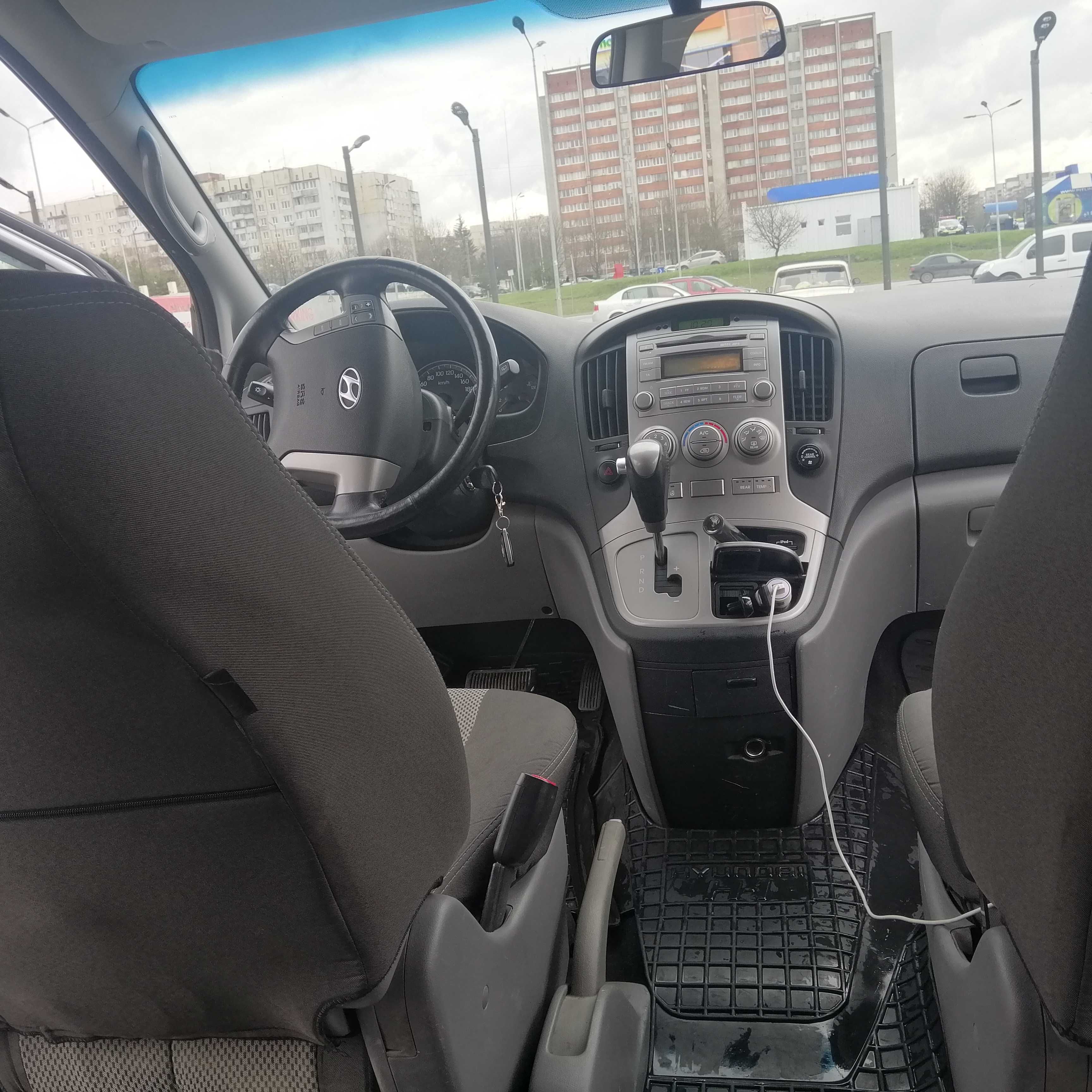 Продам бус hyundai h1 2013