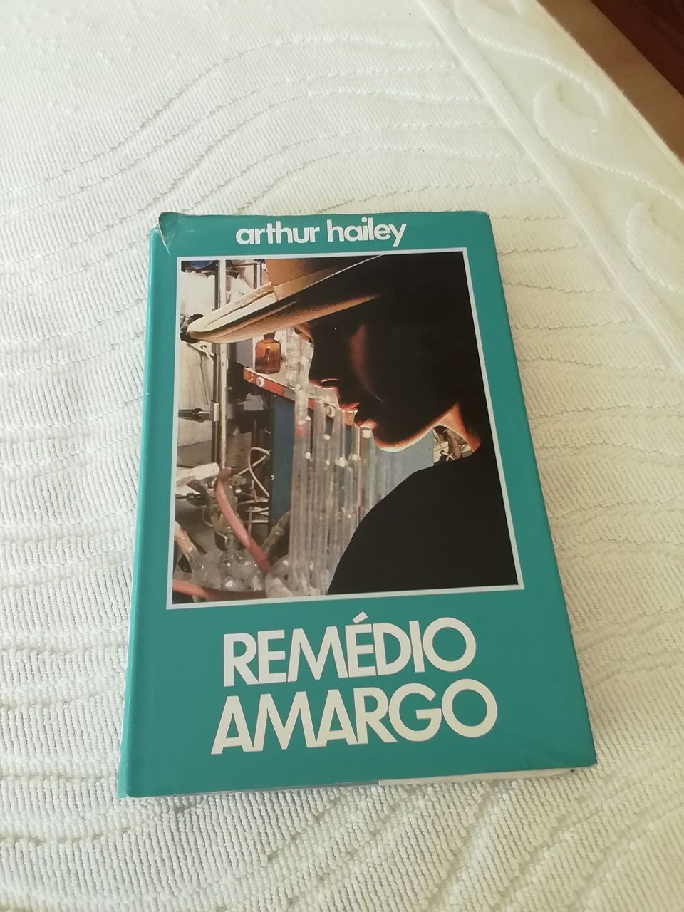 Remédio Amargo de Arthur Hailey, usado