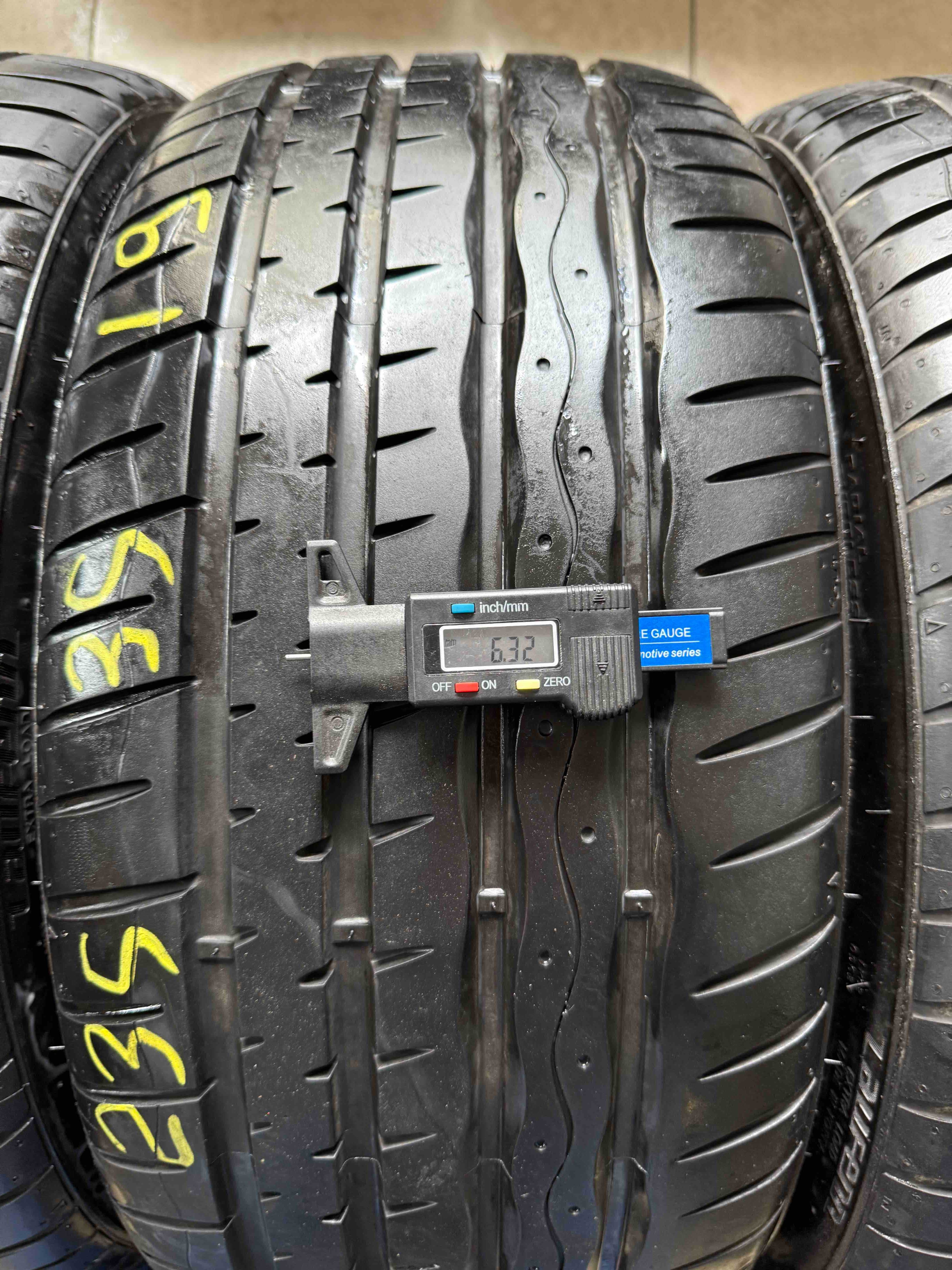 Шини 235 35 R 19 Laufen z/fit EQ! Літо! G-Felgen
