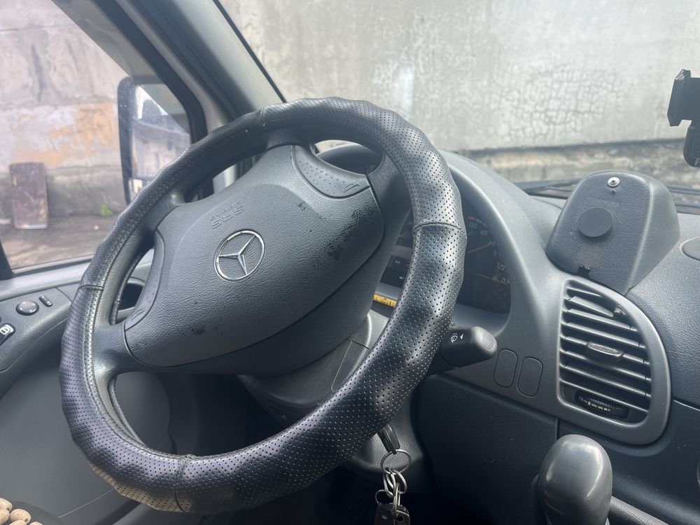 Продам Mercedes Sprinter 313D грузовой