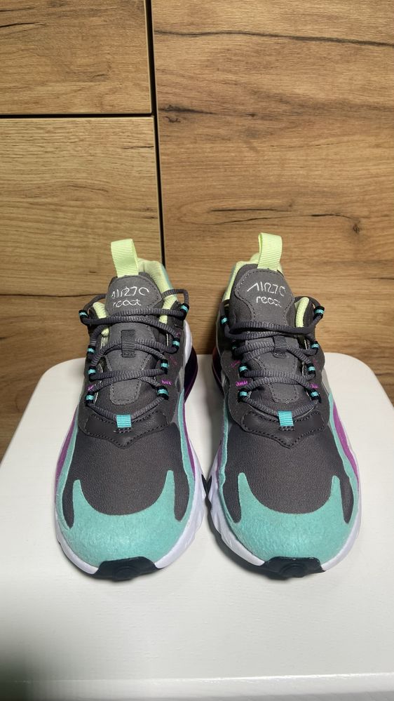 Кросівки Nike AIR MAX 270 REACT