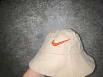 Панамка Nike цвета слоновой кости