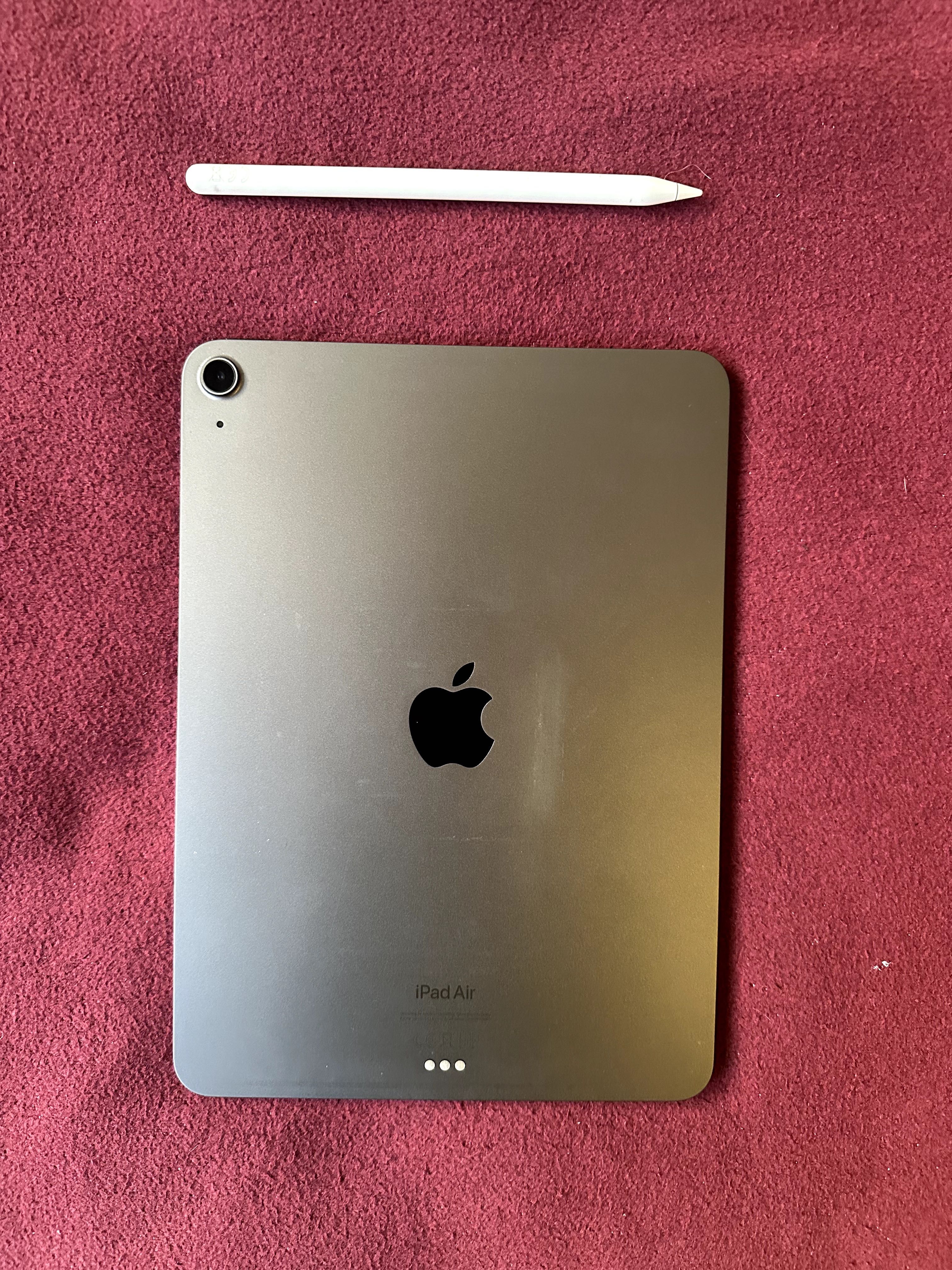 iPad Air 5ª geração (2022) com Apple Pencil e hard case