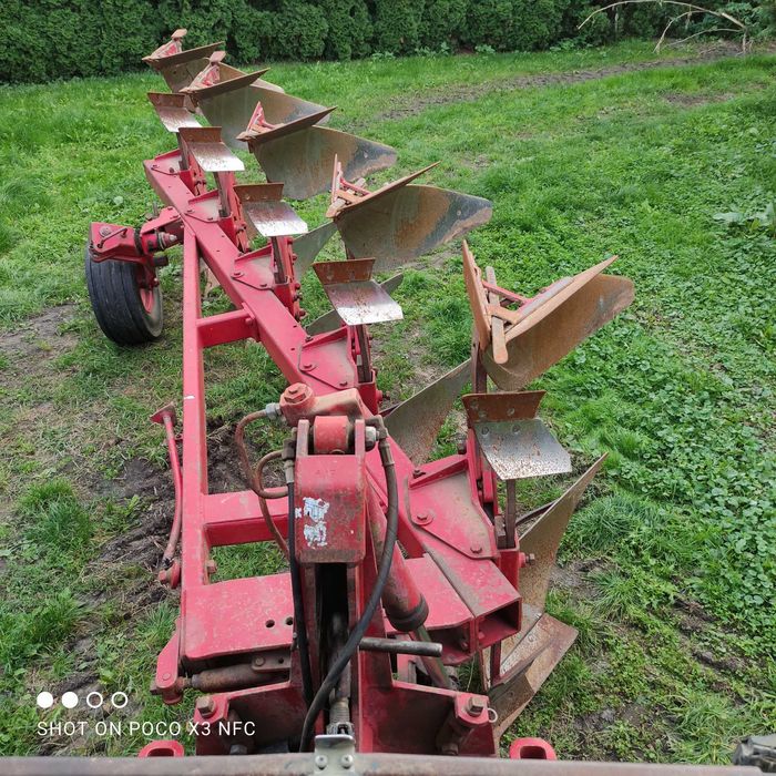 Pług  obrotowy 4+1 zabezpieczenia sprężynowe orginał